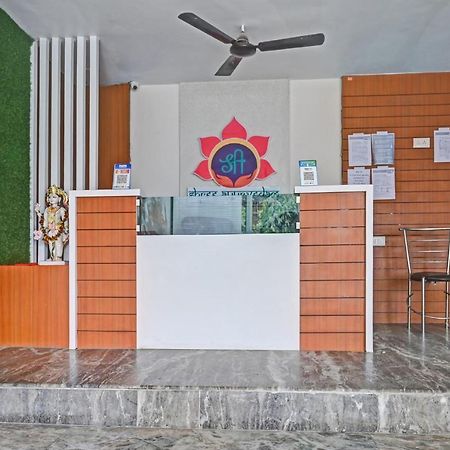 Oyo 7498 Hotel Aparajita Варанаси Экстерьер фото